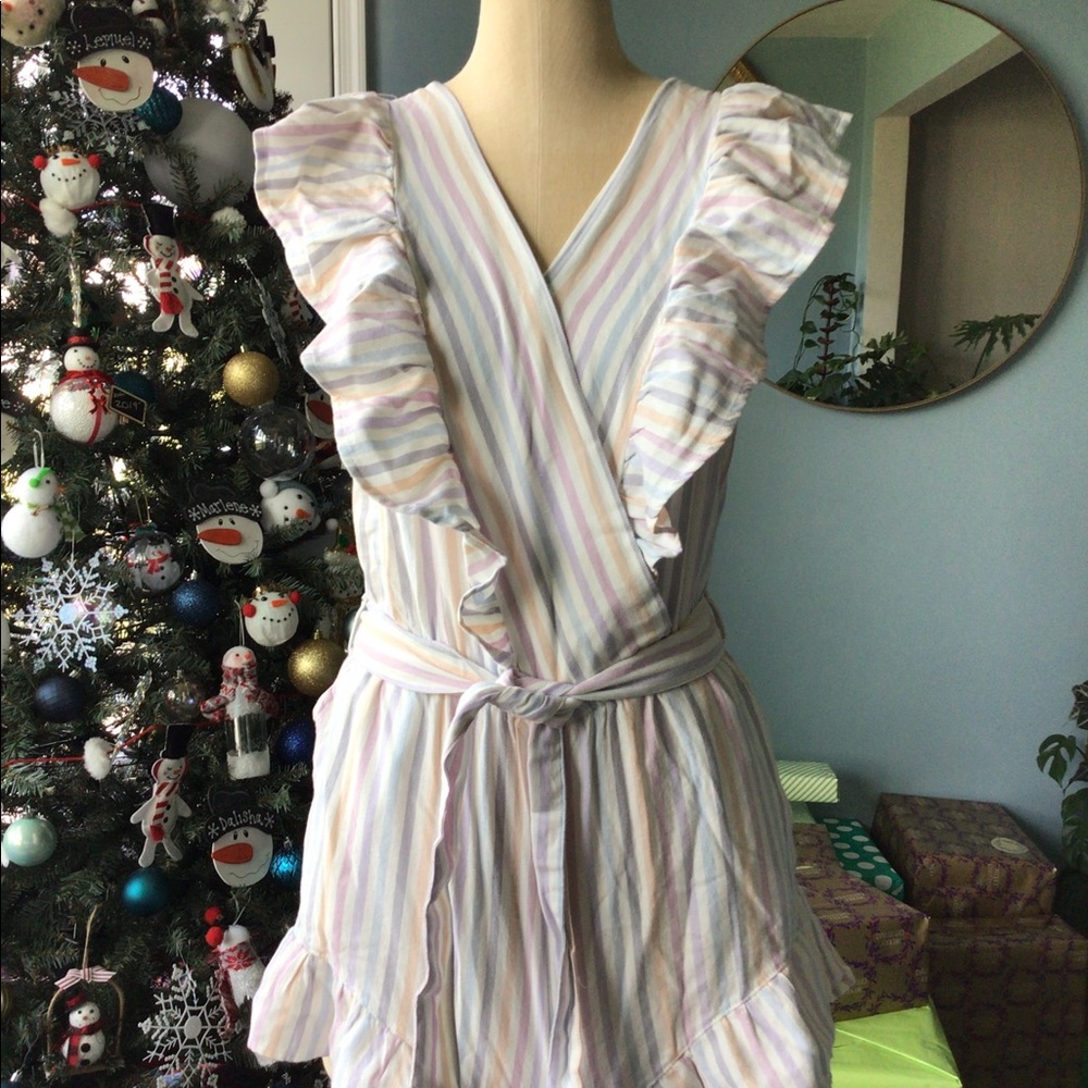 NWT Super Cute Ruffle Romper